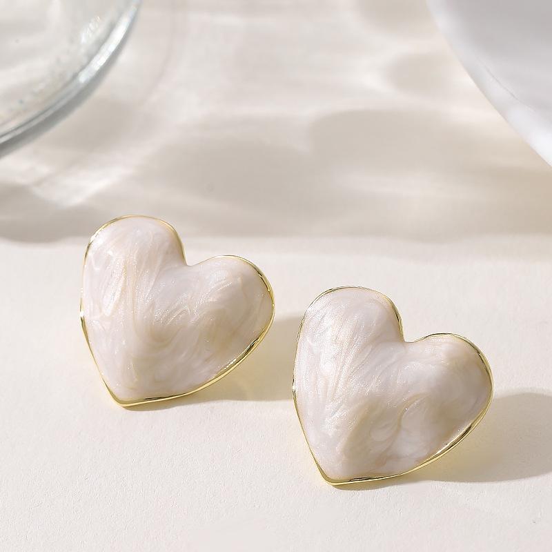 Environmentally friendly real gold electroplating, personalized simplicity, handmade dripping oil,love stud earrings, light luxury, high-end earrings. белый