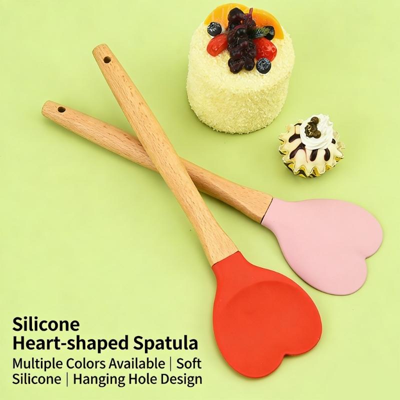 Food Grade Silicone Heart Shape Spatula with Wood Handle For Cake Decorating Stirring Folding Dough Kitchen Utensils