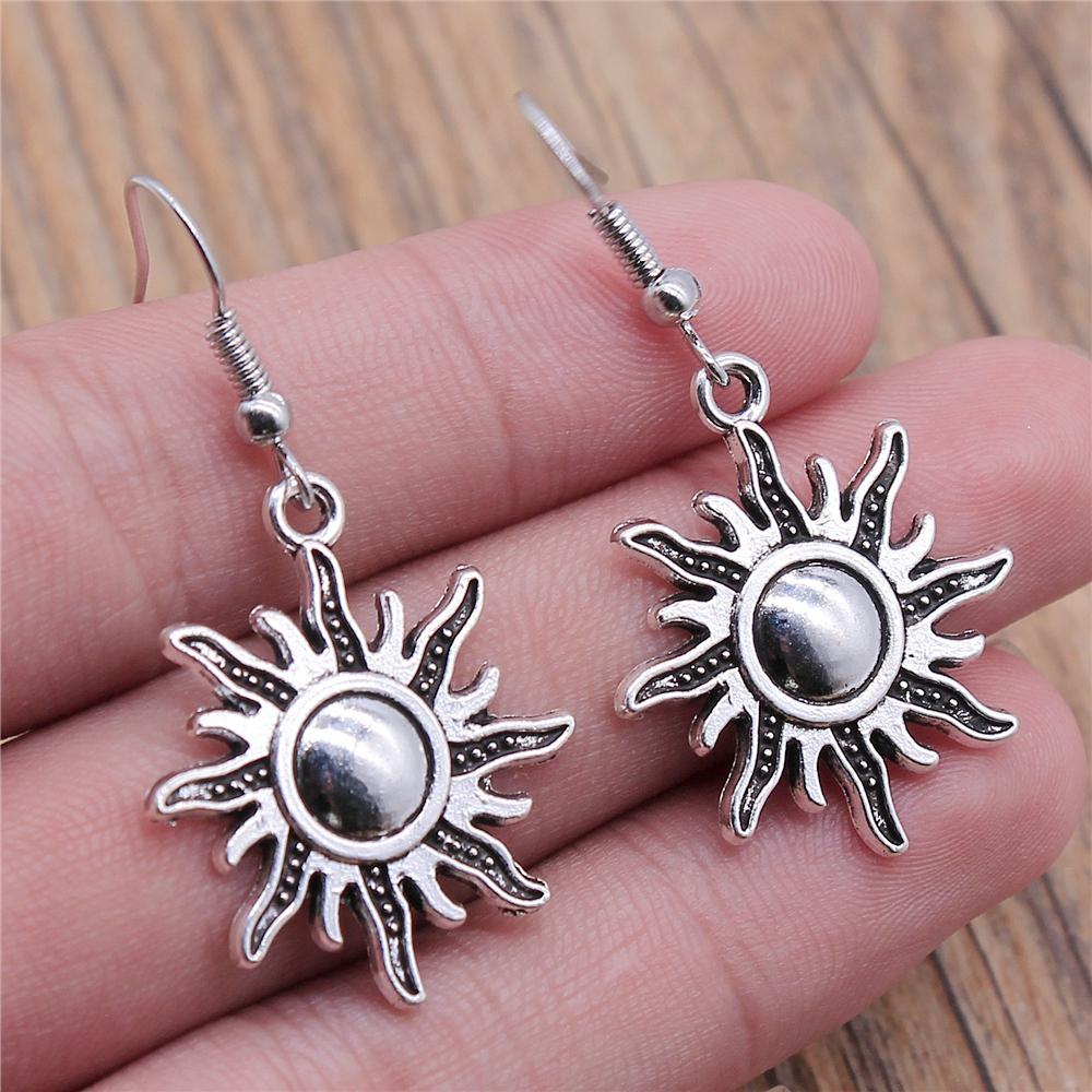 Vintage Totem Ohrring Sonne & Mond Hängeohrringe Geometrische Damen Hängeohrringe Stern Mond Weiblicher Koreanischer Schmuck