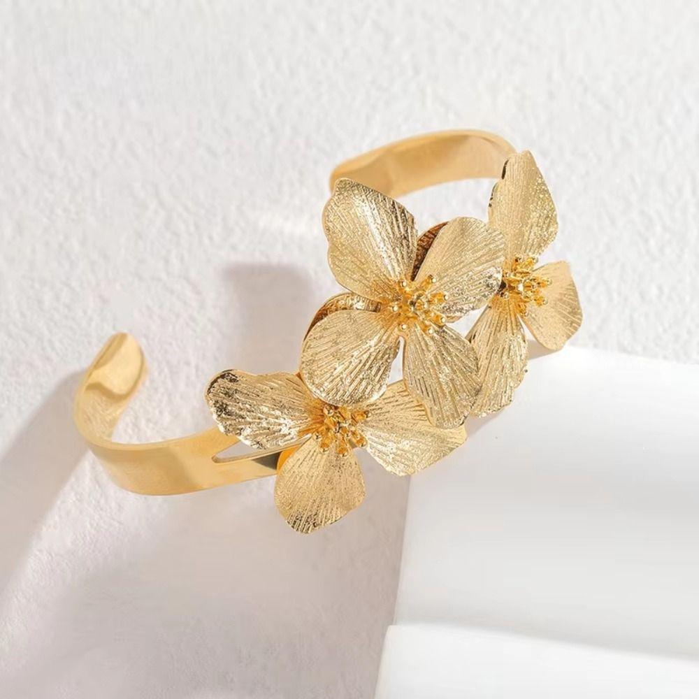 Mode Vintage Elegant Armreifen Goldfarbe Offener Armreif Blumenmanschettenarmband Hand Schmuck