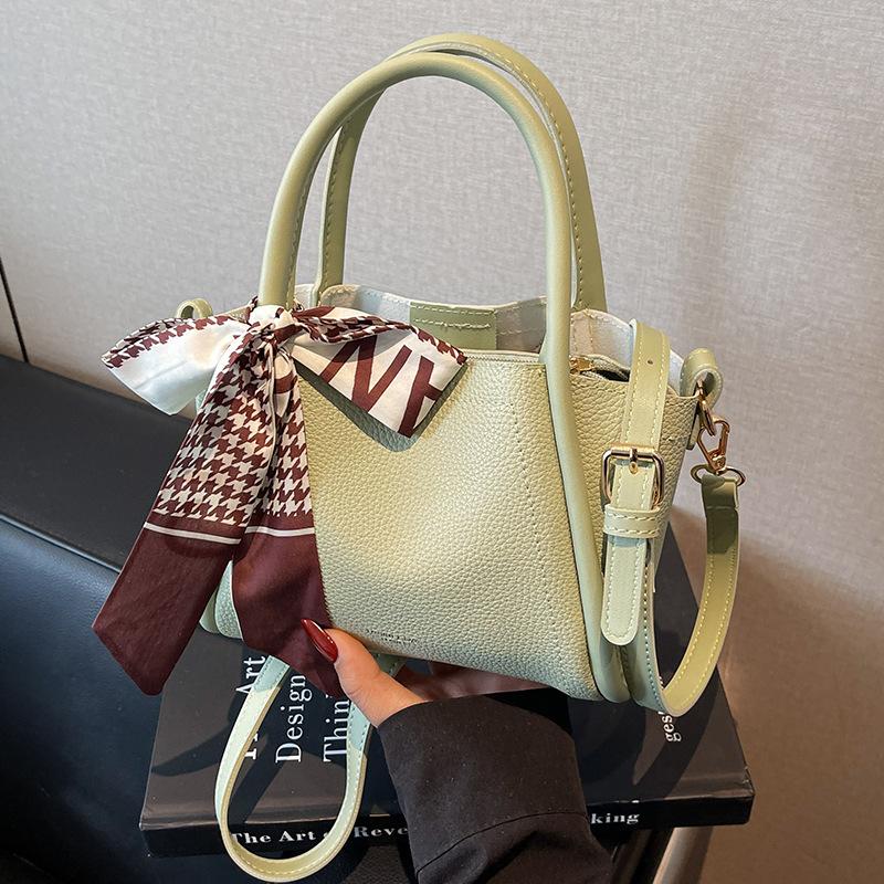 Textured Hand Bag Women's 2025 New Versatile Popular Spring Fashion Casual Shoulder Bag Crossbody Bucket Bag