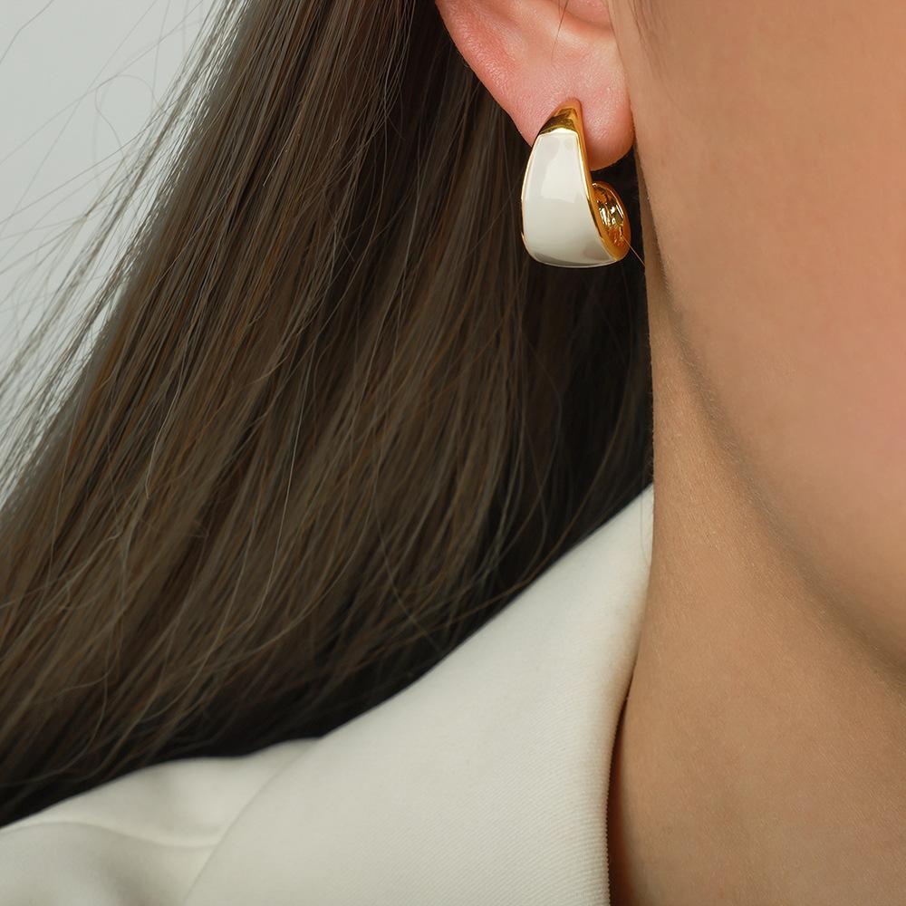 Retro Niche Light Luxury Earrings Temperament High-End Design Earrings Crescent-Shaped Size Copper Plated 18K Real Gold Stud Earrings