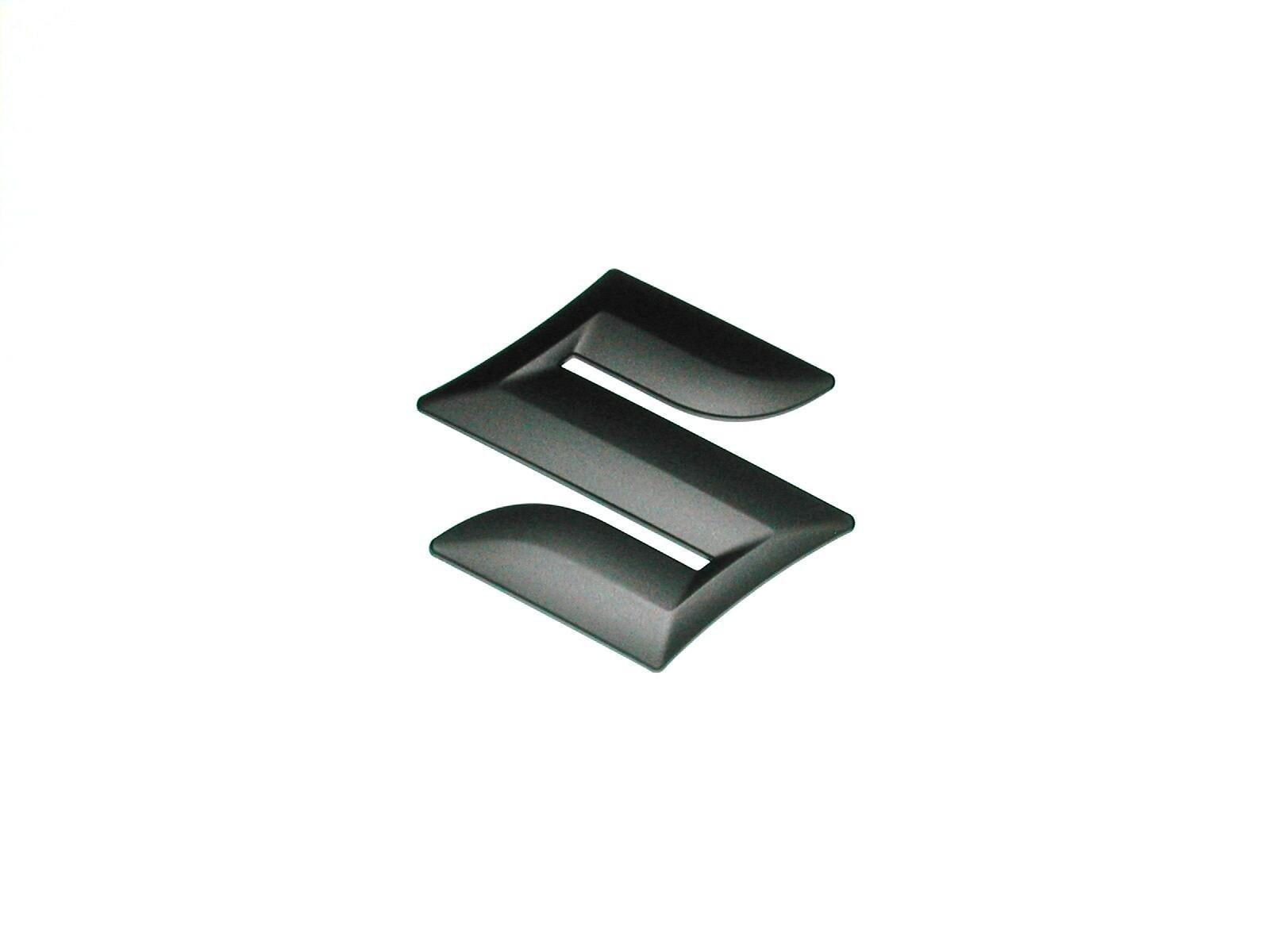 

Матово-черная эмблема Swift S Mark сзади (ZC31S/ZC32S/ZC72S и т.д.) чёрный