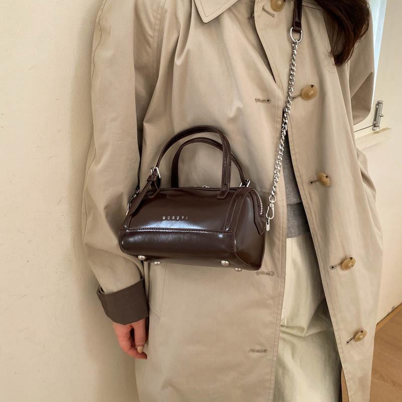 Fashionable Synthetic Leather Purse With Zipper Closure For Urban Style