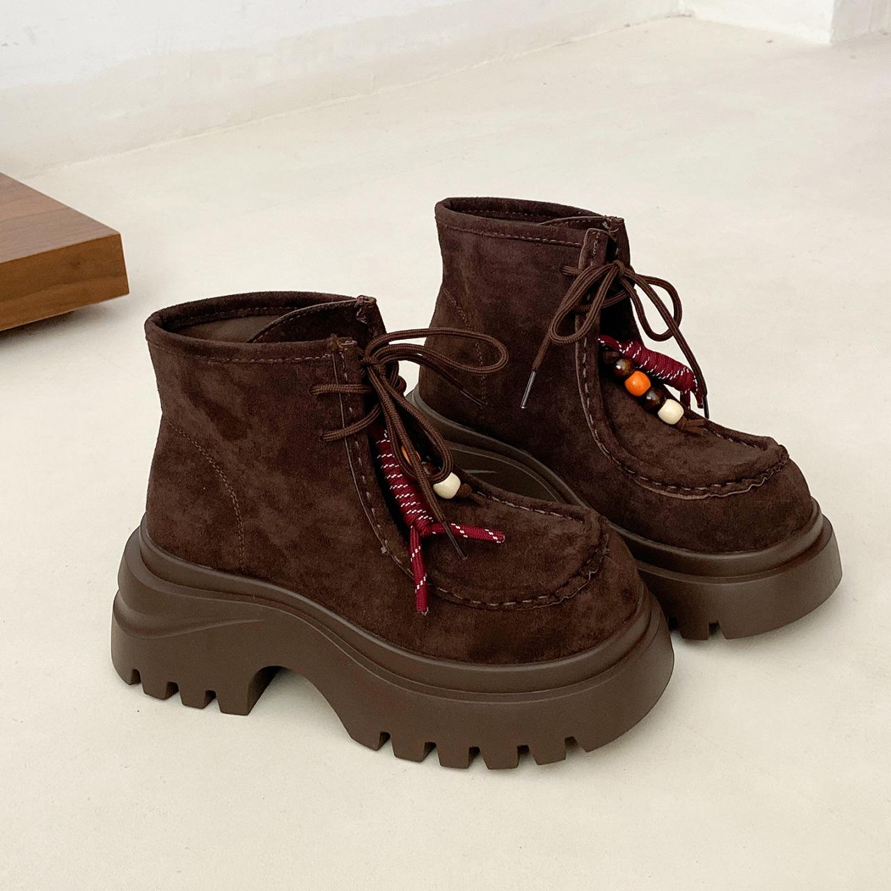 

Korean version of fashion design sense versatile thick-soled Martin boots women s autumn and winter 2025 new outer wear lace-up short boots 40 темно-коричневого кольору