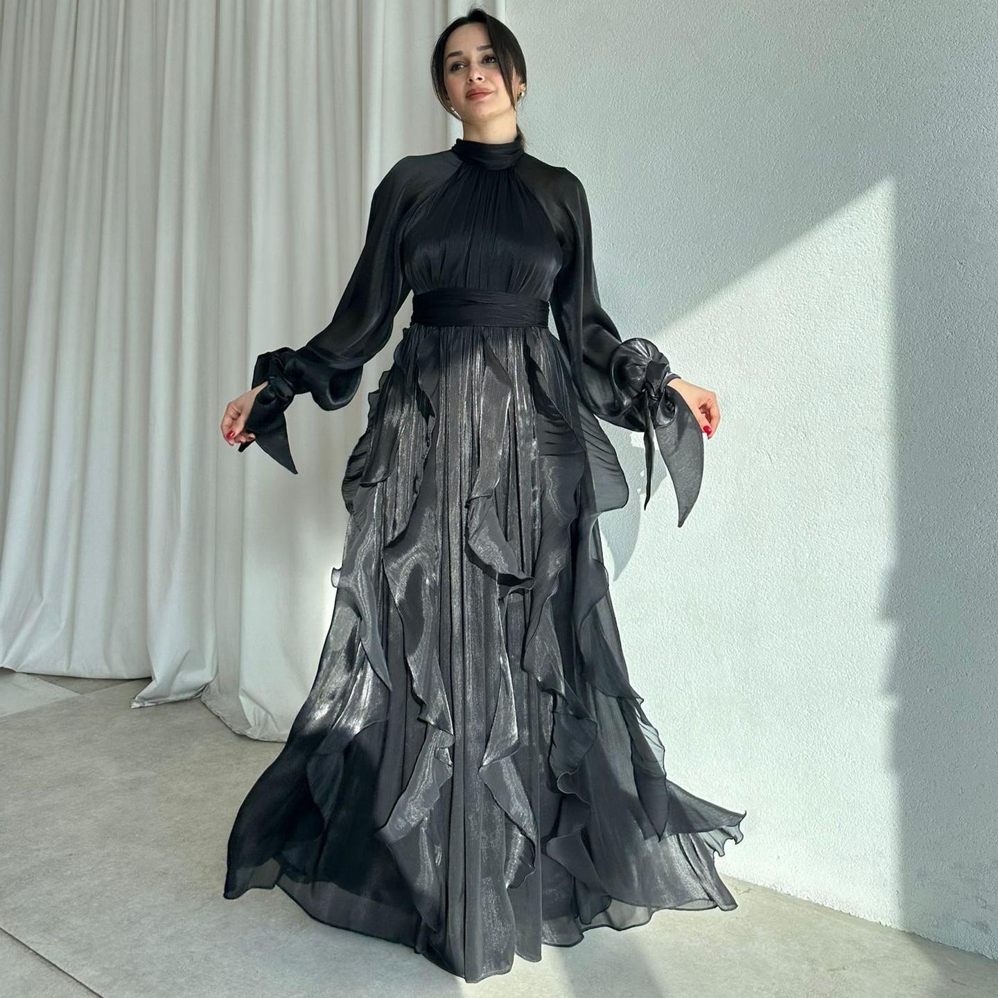 European beautiful woman new pleated ruffle