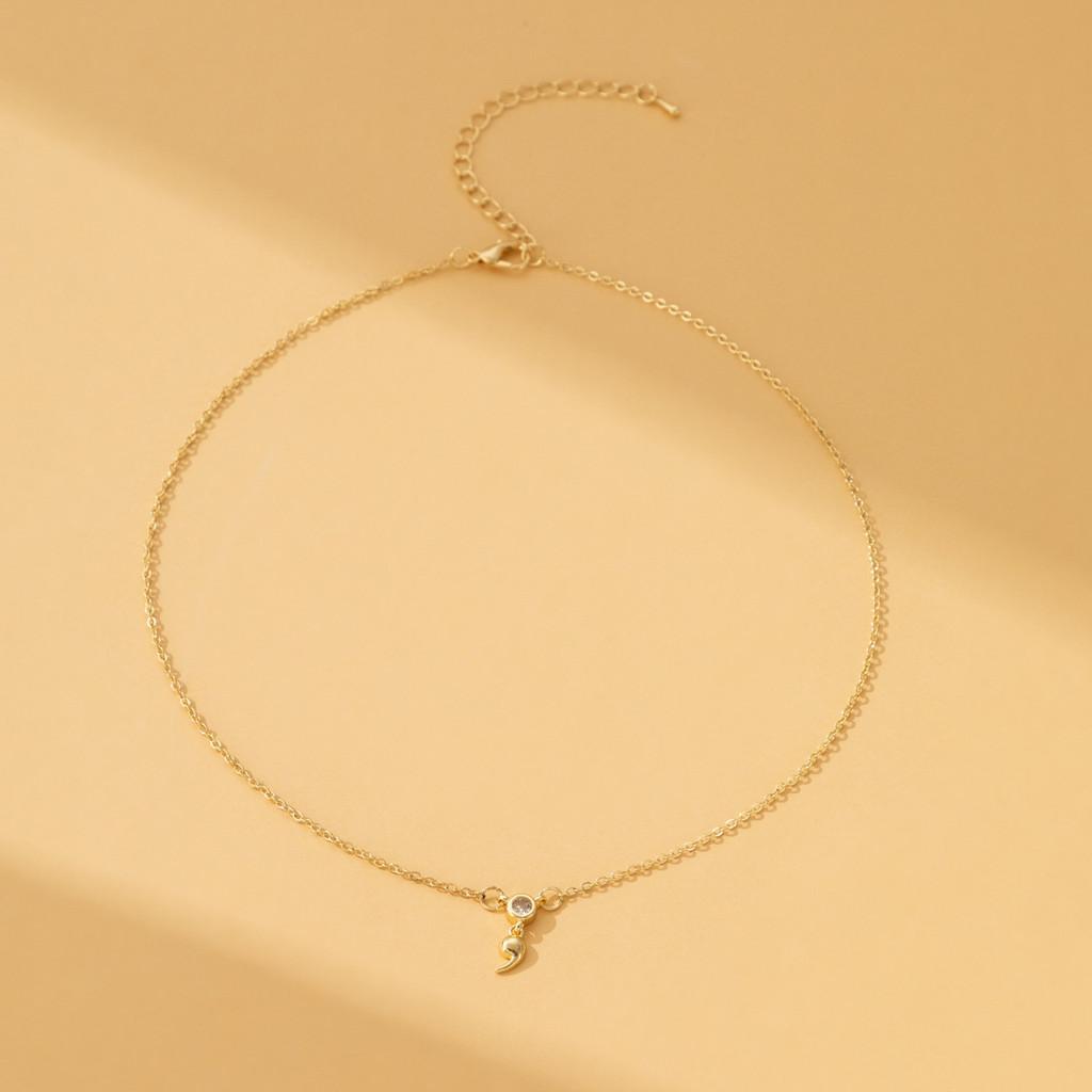 Elegant Copper Inlaid Zirconia Comma Jewel Necklace Versatile For Everyday And Fashionable Occasions