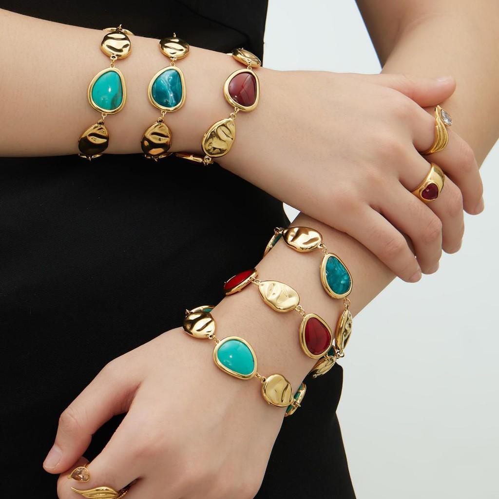 18K Gold-Plated Stainless Steel Water Drop Resin Bracelet: European & American Stylish Luxury Fashion Accessory