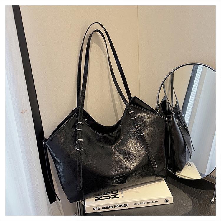 

Модная ретро универсальная сумка-тоут ленивый ветер женская 2024 новая большая сумка через плечо чёрный