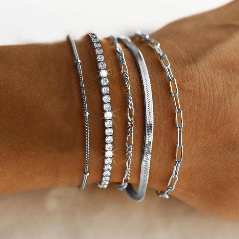 Modne Eleganckie Zestawy Bransoletek z Amuletami w Kształcie Serca dla Kobiet Vintage Minimalistyczne Wieloelementowe Skręcana Łańcuszkowa Metalowe Bransoletki Biżuteria