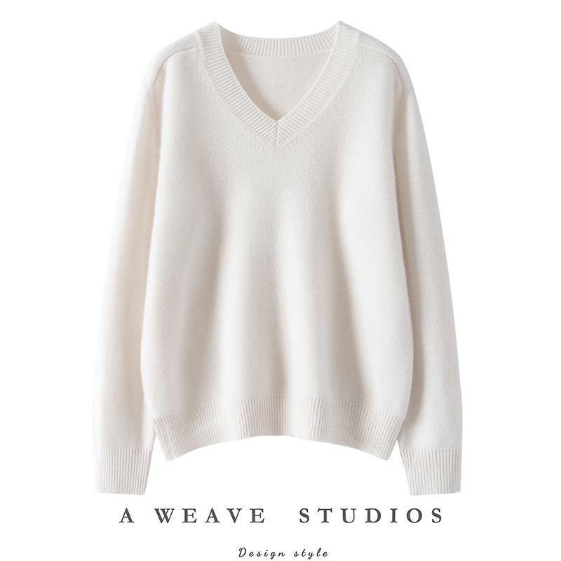 2025 Korean-Style Thick Cashmere V-Neck Loose Sweater - Women's Autumn/Winter Knit with Drop Shoulders and Long Sleeves.