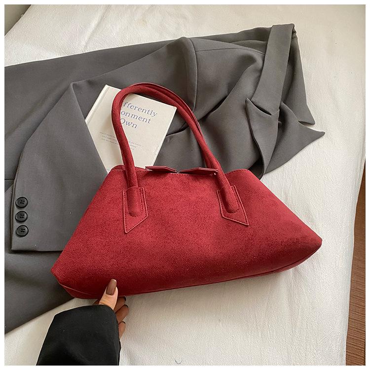 2025 Autumn New Irregular Shoulder Bag Fashionable Foreign Style Loose Feeling Matte Suede Large Capacity Women's Special Bag