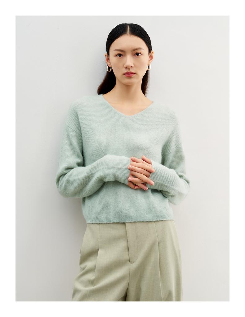 Jiuzi Anna Kou Simple and Lazy Style Loose V-Neck Shoulder Soft Top Sweater