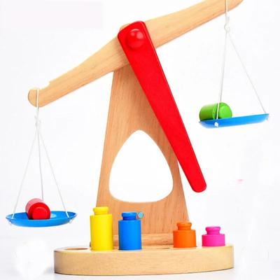 Holz-Balancierspielzeug, Holz-Balkenwaage Spielzeug Mathematiklernen Waage Kinder Lernwerkzeuge mit 6 Gewichten