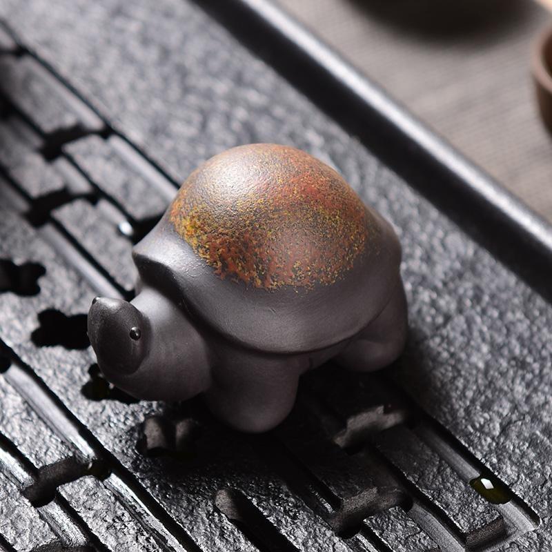 Handmade Mini Purple Clay Turtle Tea Pet Nurturable Animal Figurine for Gongfu Tea Ceremony Home Desk Decor Gift