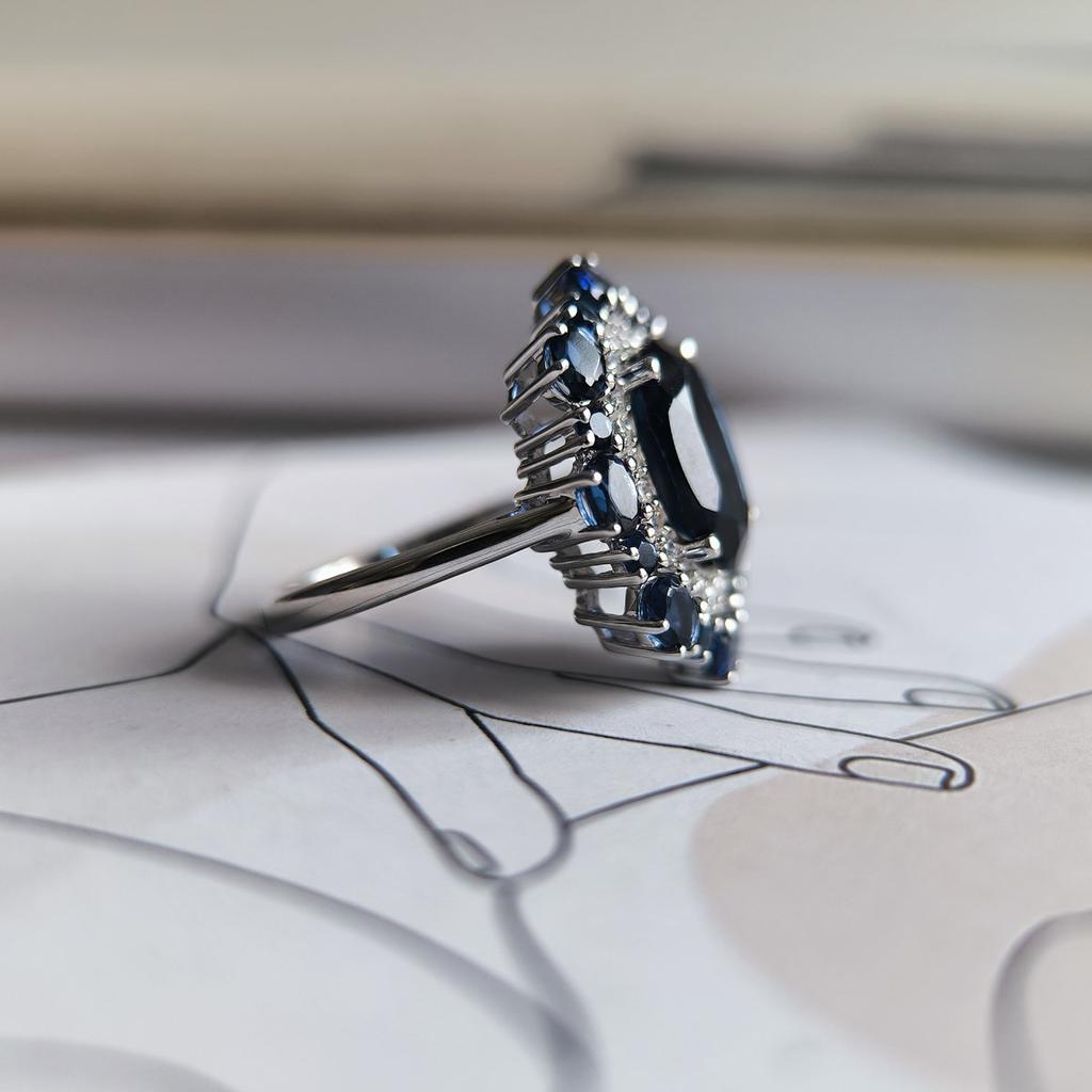 Anello in argento con zaffiro nano, peso dell'articolo 4,68 g (2205975)