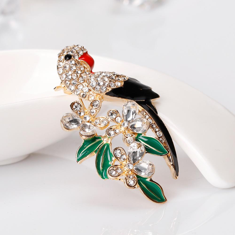 Damen Mädchen Raffinierte Broschen Mode Papageien-Modellierung mit Strassbesatz Kleid Brustnadel Geburtstag Weihnachten Geschenk