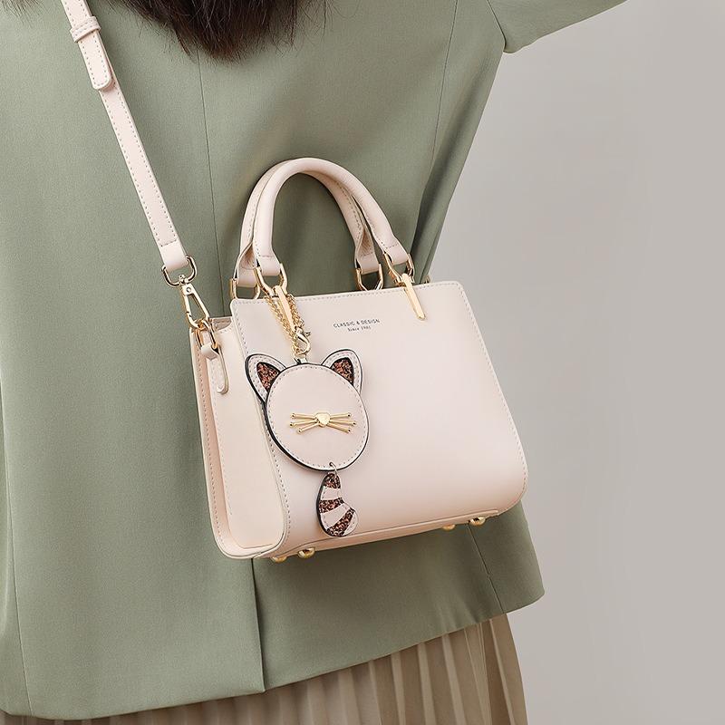 Bags autumn and winter women's messenger bags are now popular shoulder bags, light luxury fashion versatile leather bags, handbags