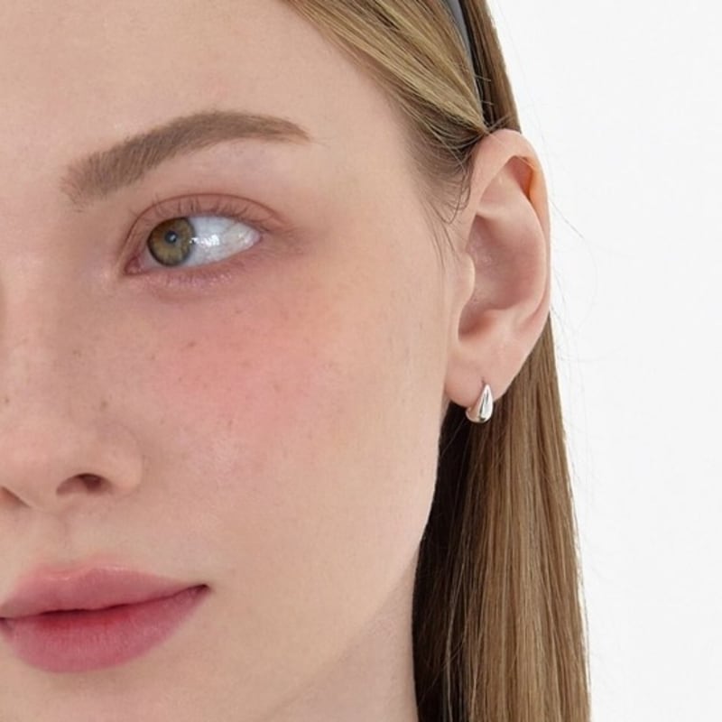 

moi moi Water stud earrings silver