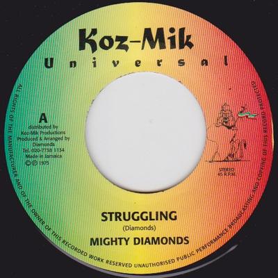 7inch Record MIGHTY DIAMONDS - Struggling NONE Koz-Mik Univers 1975 Jamaica Reggae, Ska & Dub Used