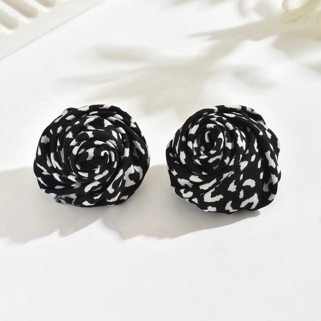 European and American fashion women wild leopard print flower stud earrings personalized retro ins autumn and winter earrings
