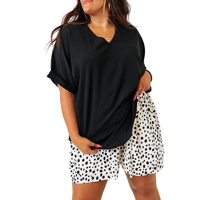

2025 Summer Women s Plus Size V-neck Short Sleeve Top - European American Fashion 4XL чорний
