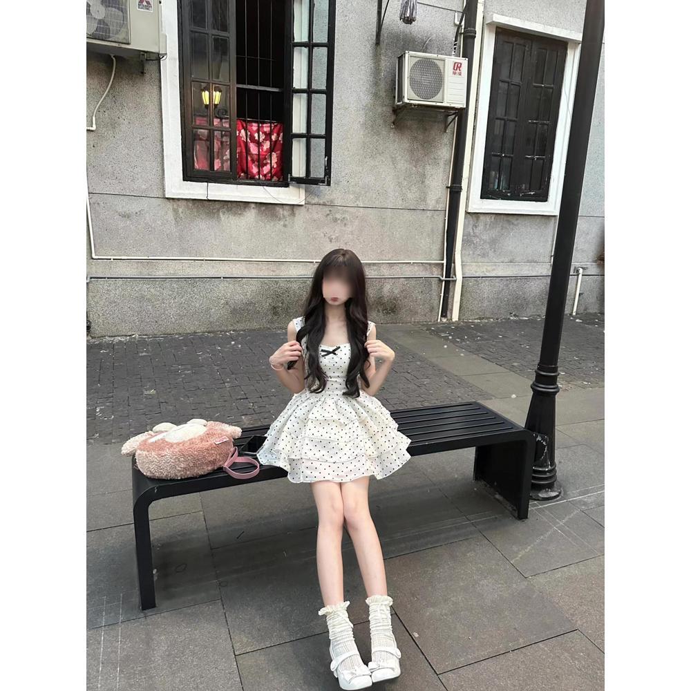 Polka dot sweet cute puffy dress gentle girl waist princess style dress cake dress
