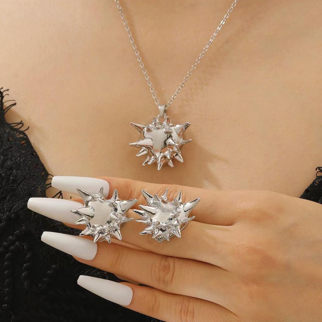 Personalized Sea Urchin Rivets Geometric Metal Stud Earrings Female Punk Hip Hop Cold Wind Earrings Fashion Design Sense Earrings Tide