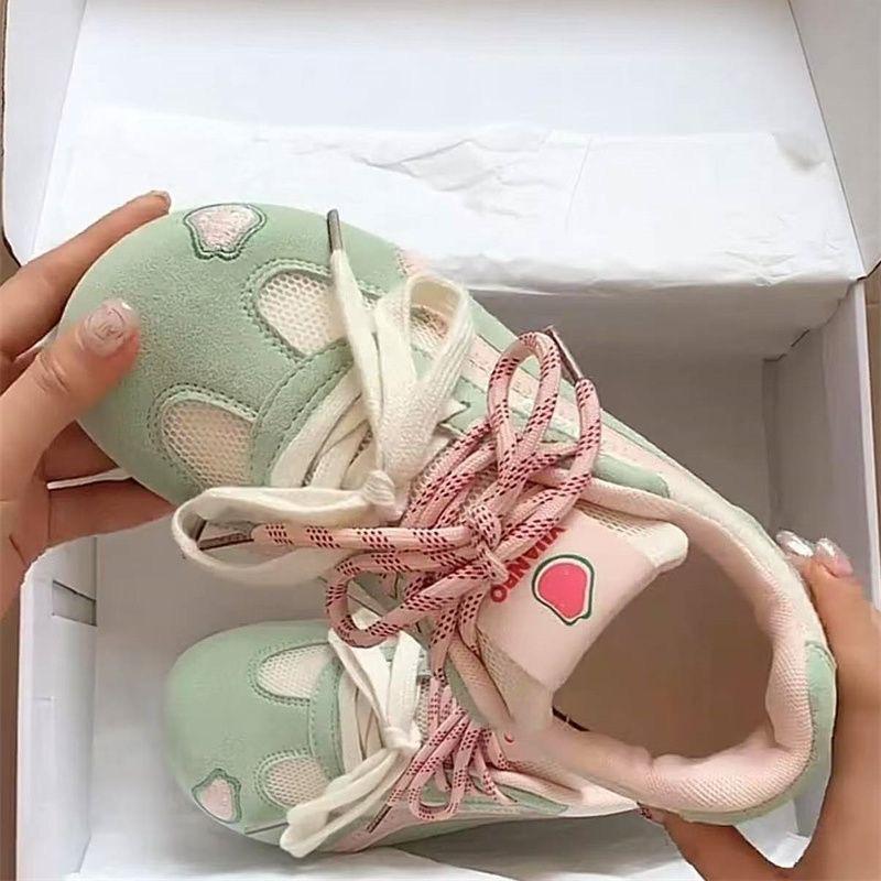Sweet Peach Planet Red Moral Training Shoes Women's 2025 New Summer Breathable Thin Baseplate Shoes Retro Casual White Shoes
