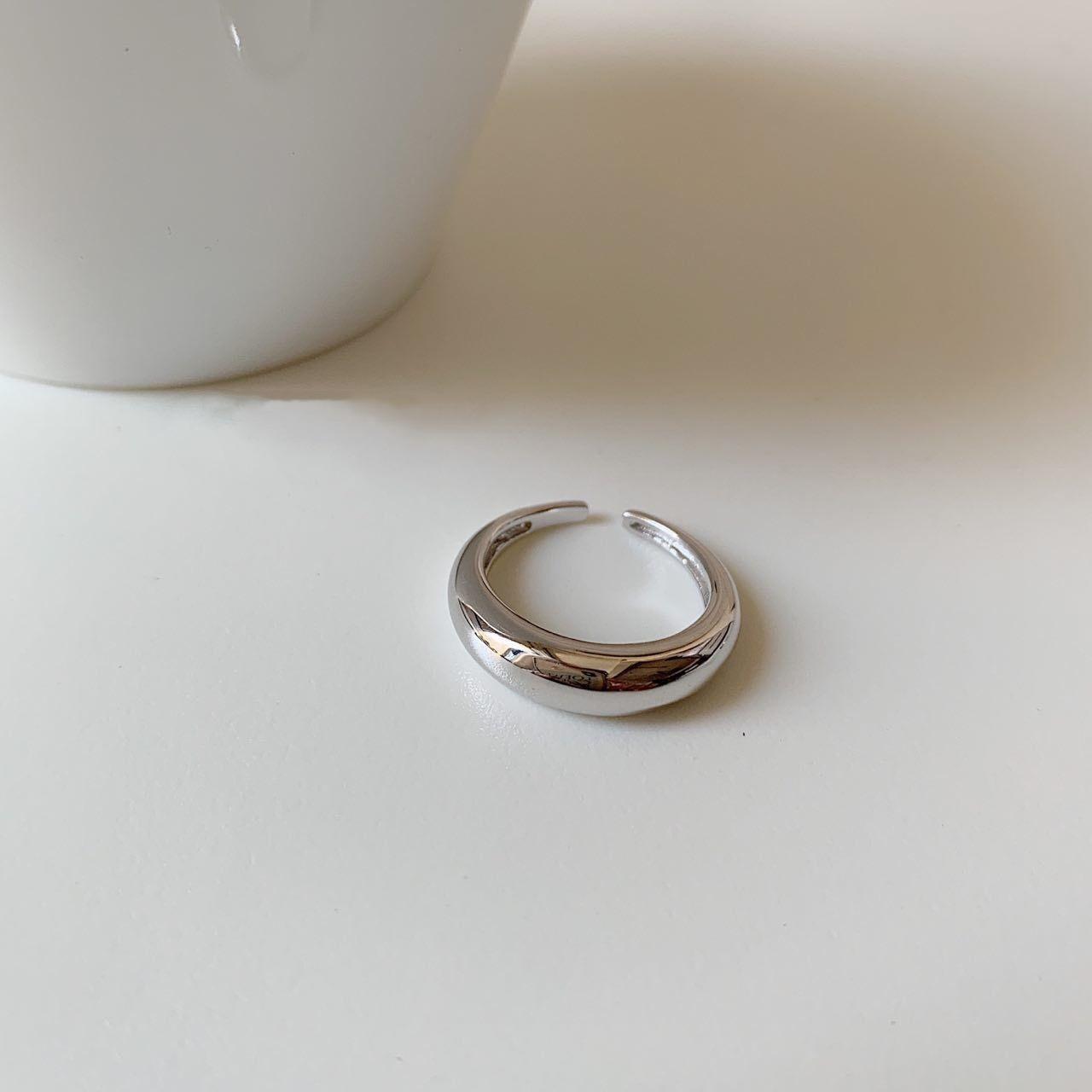Adjustable Geometric Mobius Ring for Women - Trendy and Versatile Index Finger Accessory Adjustable