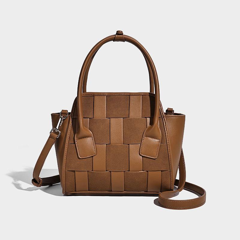 

2025 New Fashionable Handmade Woven Bag, Niche Women s Handbag, High-end Large-capacity Shoulder and Crossbody Tote Bag 24*12*22CM коричневый
