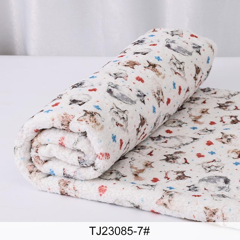 0.5m/1m/2m Thickened Small Bear Printed Lamb Fleece Fabric Making Winter Coats Scarves Hoodies Home Clothes Handmade DIY Fabric