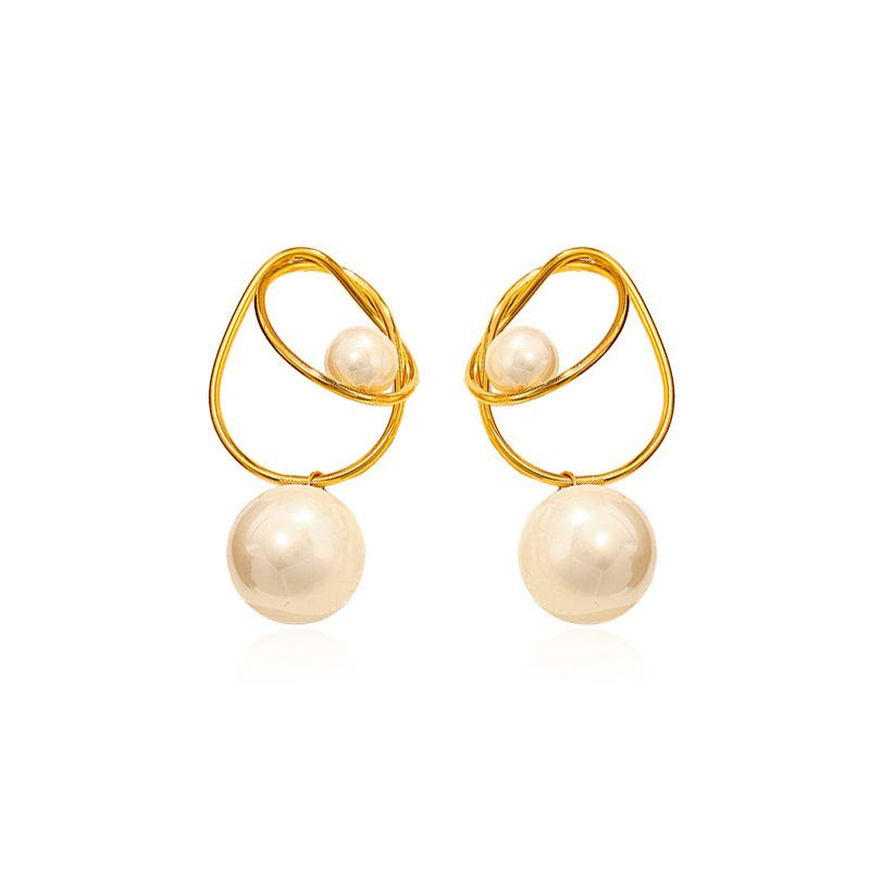 New winding circle large pearl earrings European and American temperament stud earrings niche retro light luxury high-end earrings