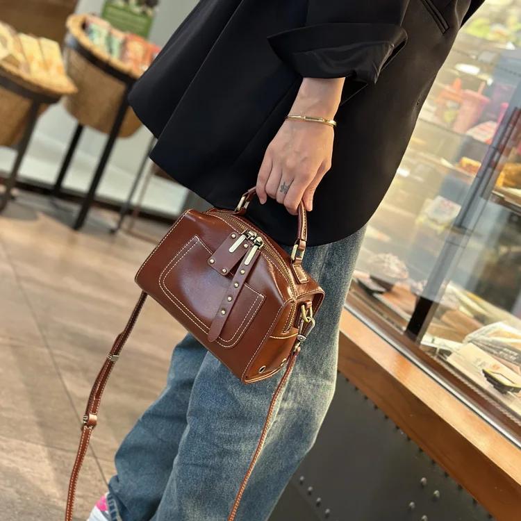 Crossbody-veske i ekte skinn, retro designer luksus skulderveske, feminin reise Boston pute vesker