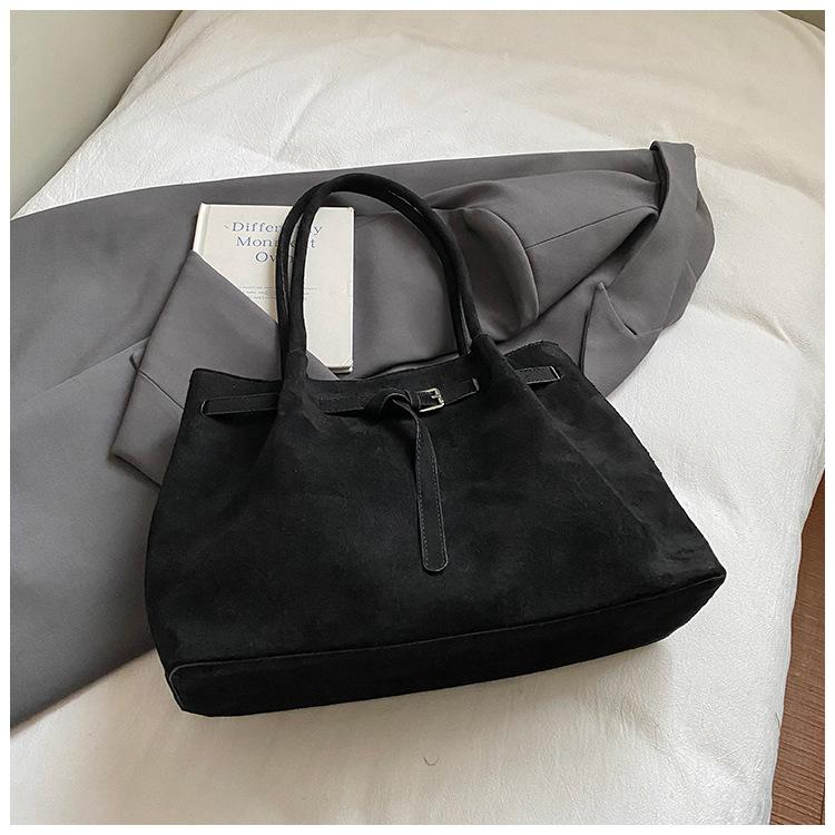 Retro high-value underarm bag women's 2025 new large-capacity suede tote bag simple shoulder commuter bag