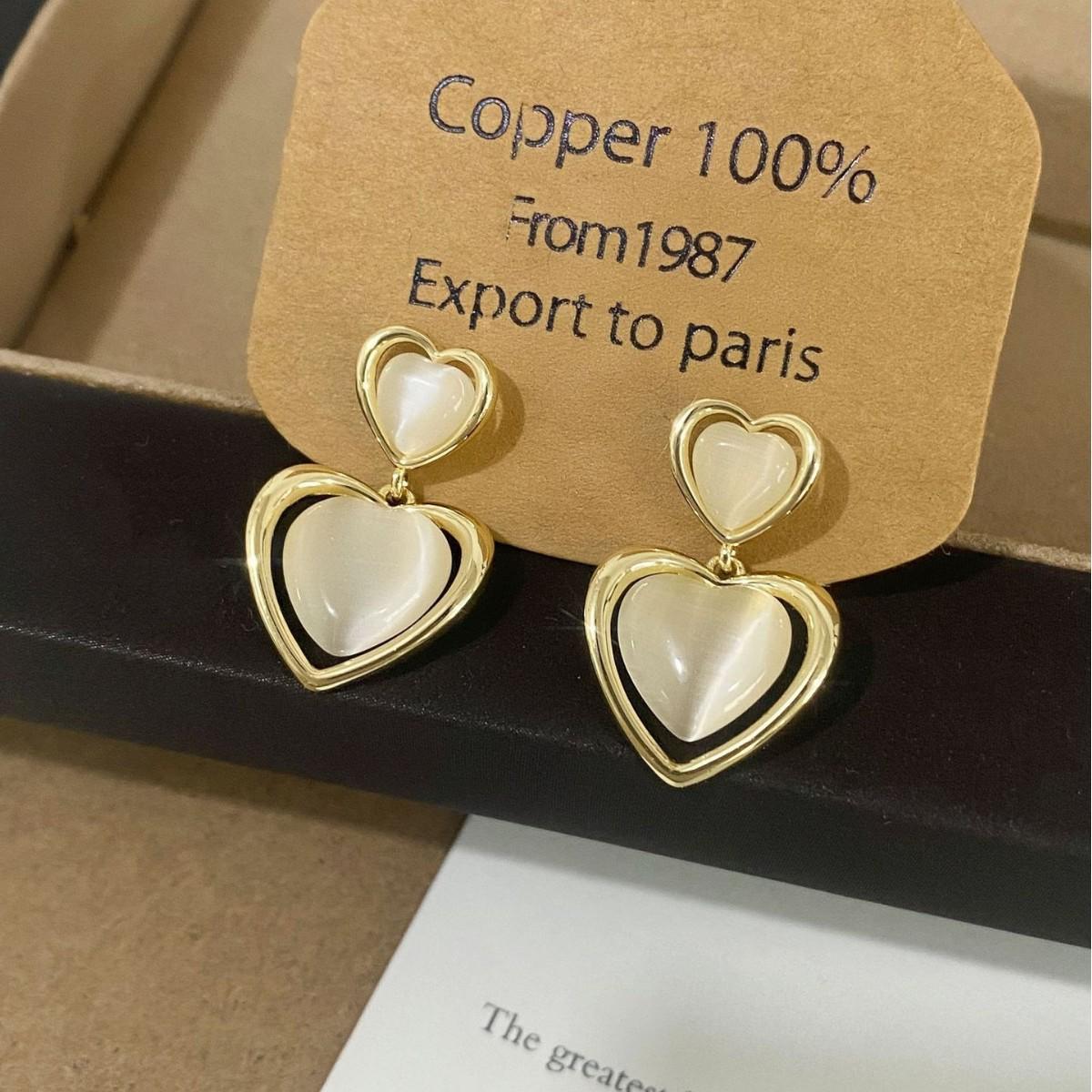 Elegant French Cat s Eye Heart Flower Earrings for Women, High-End Versatile Studs