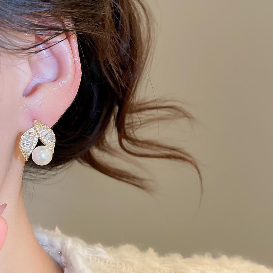 14k Gold-Plated Leaf & Pearl Zirconia Stud Earrings - Elegant Silver Needle Jewelry for Women