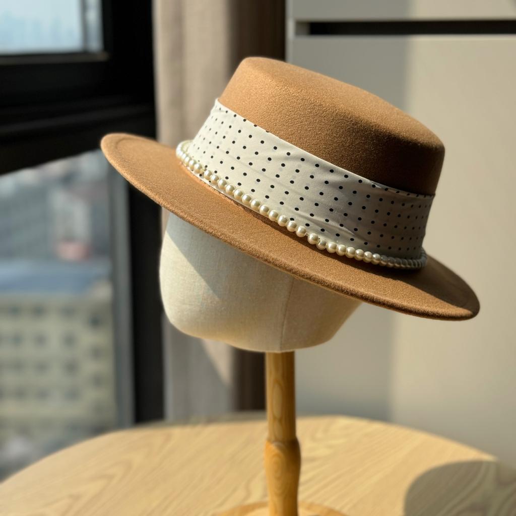 Nouveau Style Élégant à la Française Style Pois Perle Chapeau Plat pour Femmes Automne Hiver Voyage Bord de Mer Chapeau de Plage Laine