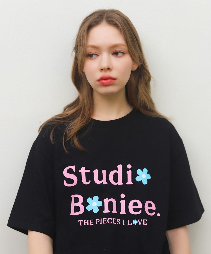 BONIEE Flower Typo Logo Graphic Loose T-Shirt Black