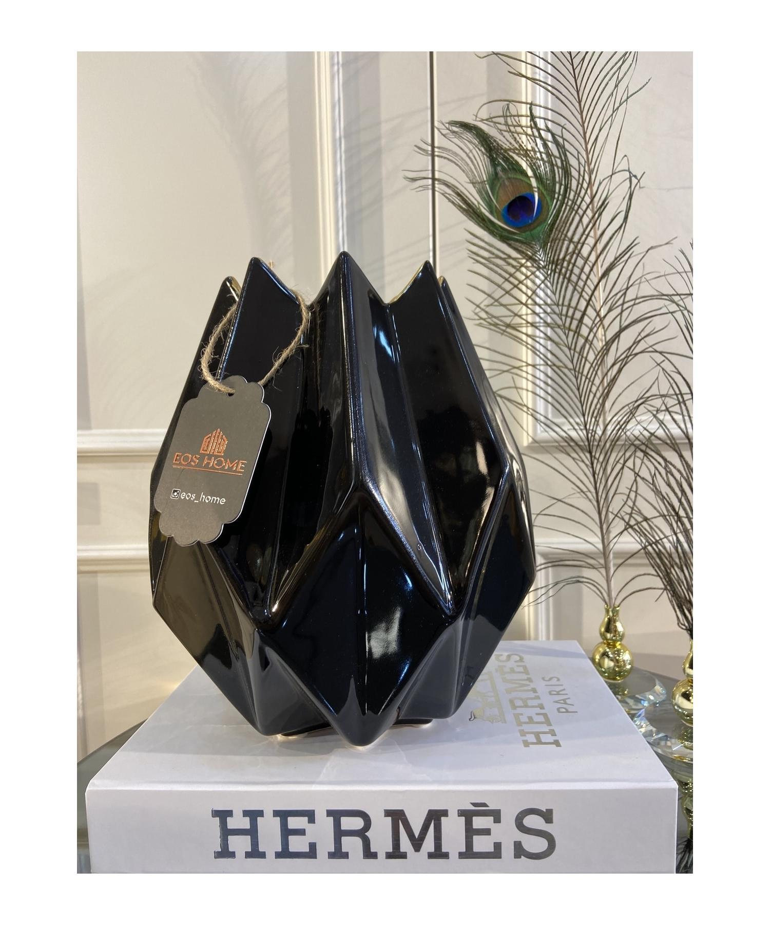 

Ваза с асимметричным узором