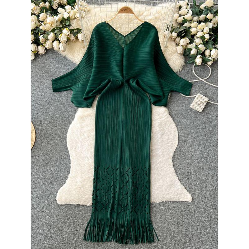 Fashion Style Fancy Loose Temperament Batwing Sleeve V Neck Dress Women's Waist-Tight Slim Looking Ruched Tassel Long Skirt