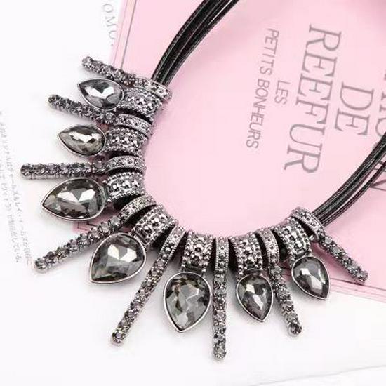 Trendy Summer Bow & Rhinestone Tassel Choker Necklace for Women