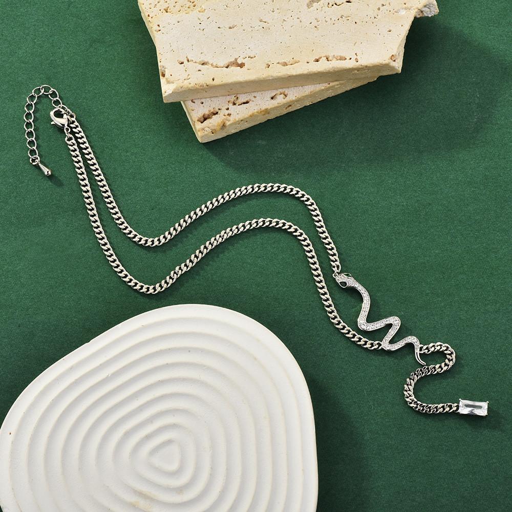 Snake Chic Bone Necklace For Women Modern Design With Mixed Accents Gemstone