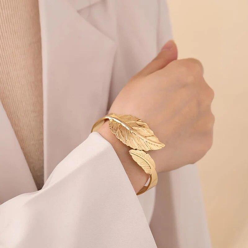 New Classic Shiny Rhinestone Bracelets Women Fashion Leaves Flower Bracelets Bangle for Female Bohemia Open Bangles Party Jewelry Punk Accessories