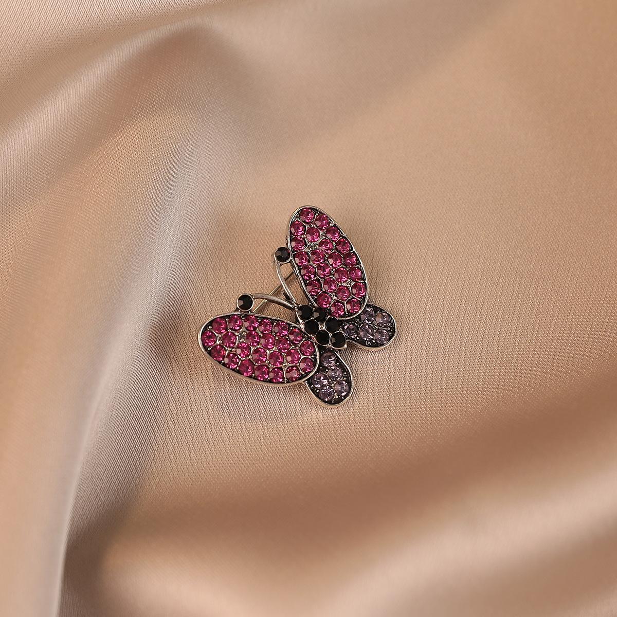 

Персонализированная брошь-бабочка высокого класса с антибликовым покрытием и уникальным чувством дизайна. Высококлассный и модный стиль для женского костюма, корсаж