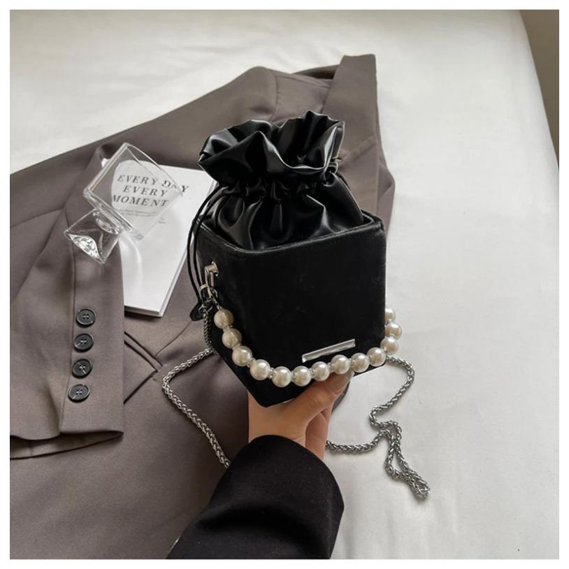 High Grade Sense Drawstring Bucket Bag for Women Korean Fashion Versatile Pearl Chain Mini Handbags Lady Casual Soft Leather Bag