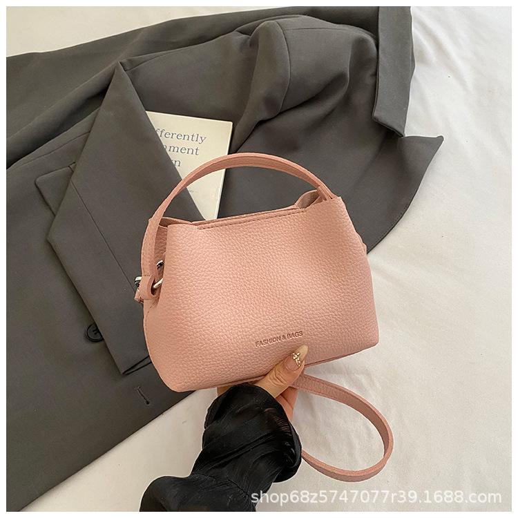 Korean Version of Fashion Bucket Bag 2025 New Trend Versatile Women Crossbody Niche Popular Super Fire Shoulder Bag