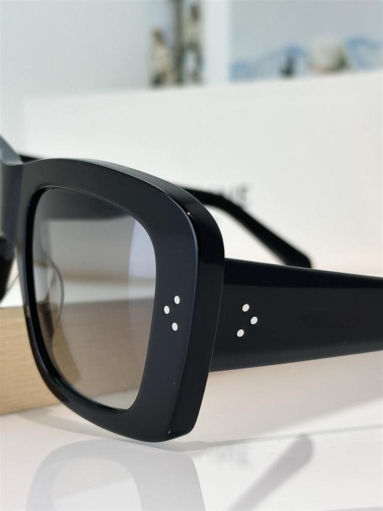 Women's Fashion Large Frame Acetate Sunglasses with UV Protection - Model CL40321
