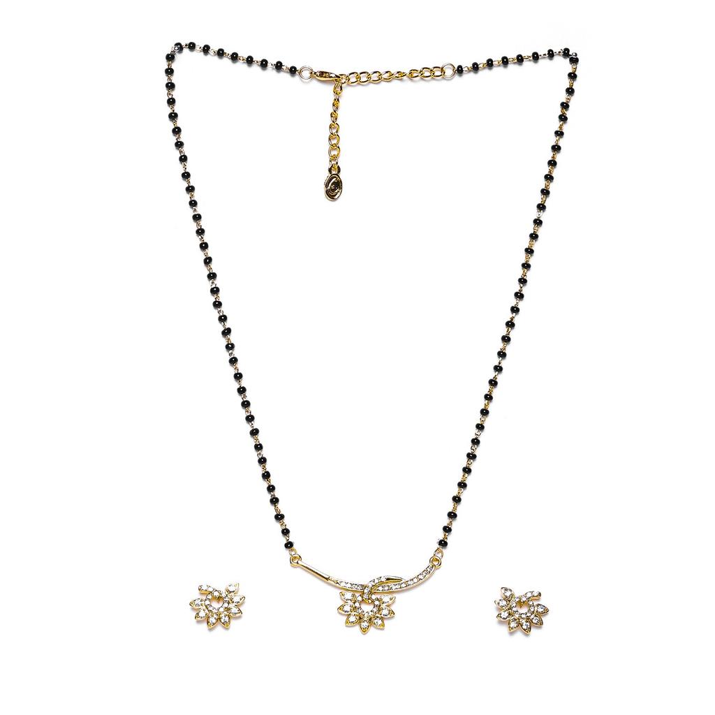 Vergoldetes Mangalsutra-Halskettenset für Damen mit leuchtender Blume und österreichischen Kristallen