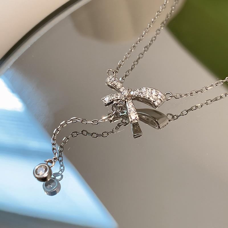 2023 Nouveau collier papillon tendance en diamant papillon Design de niche Sense Gold Clavicule Chain Femme Chaîne de cou polyvalente de luxe légère